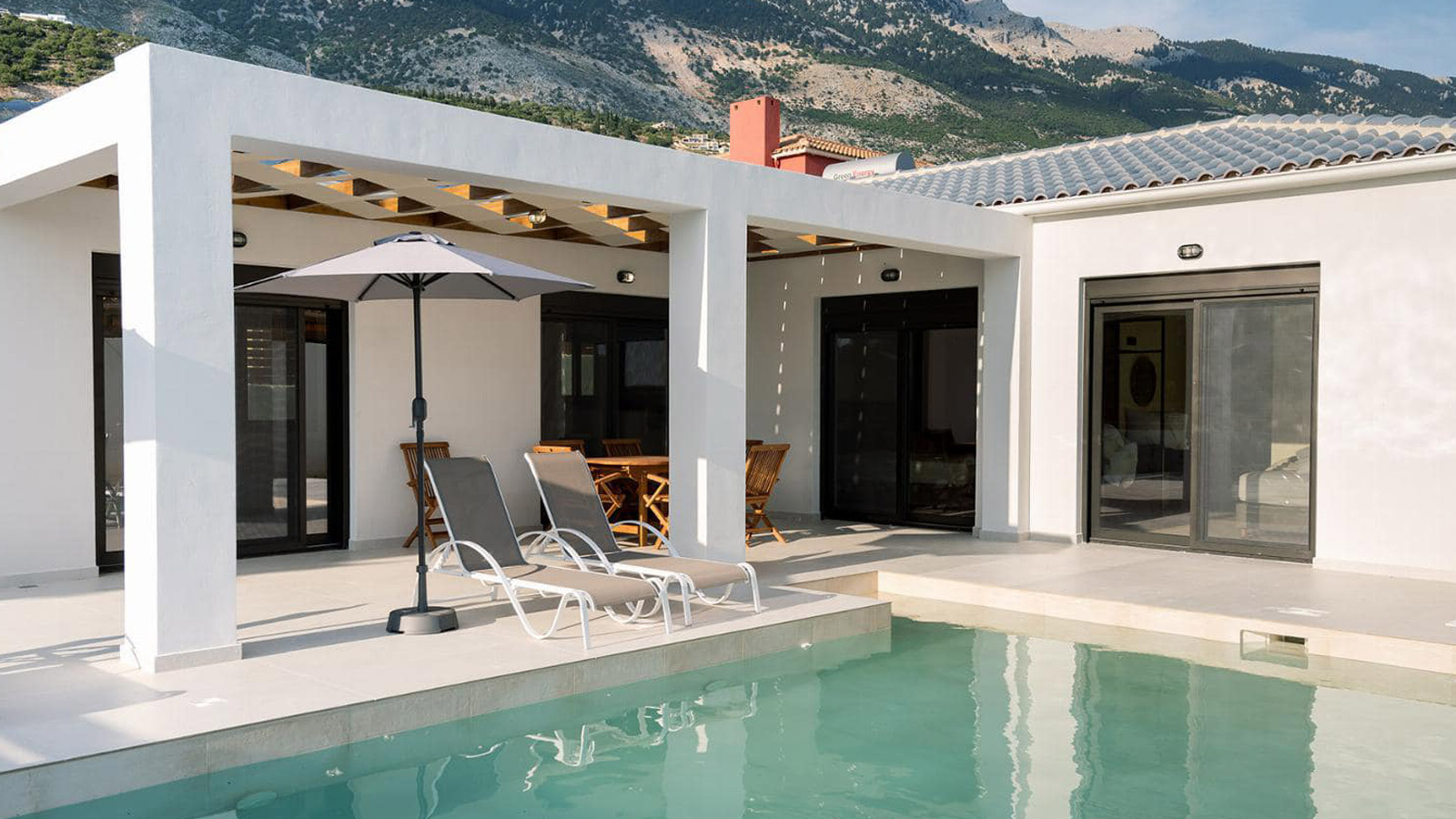 Complex of villas in Agios Dimitrios
